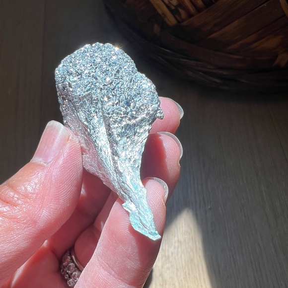 Magnesium (b) specimen | crystal - Picture 4 of 6